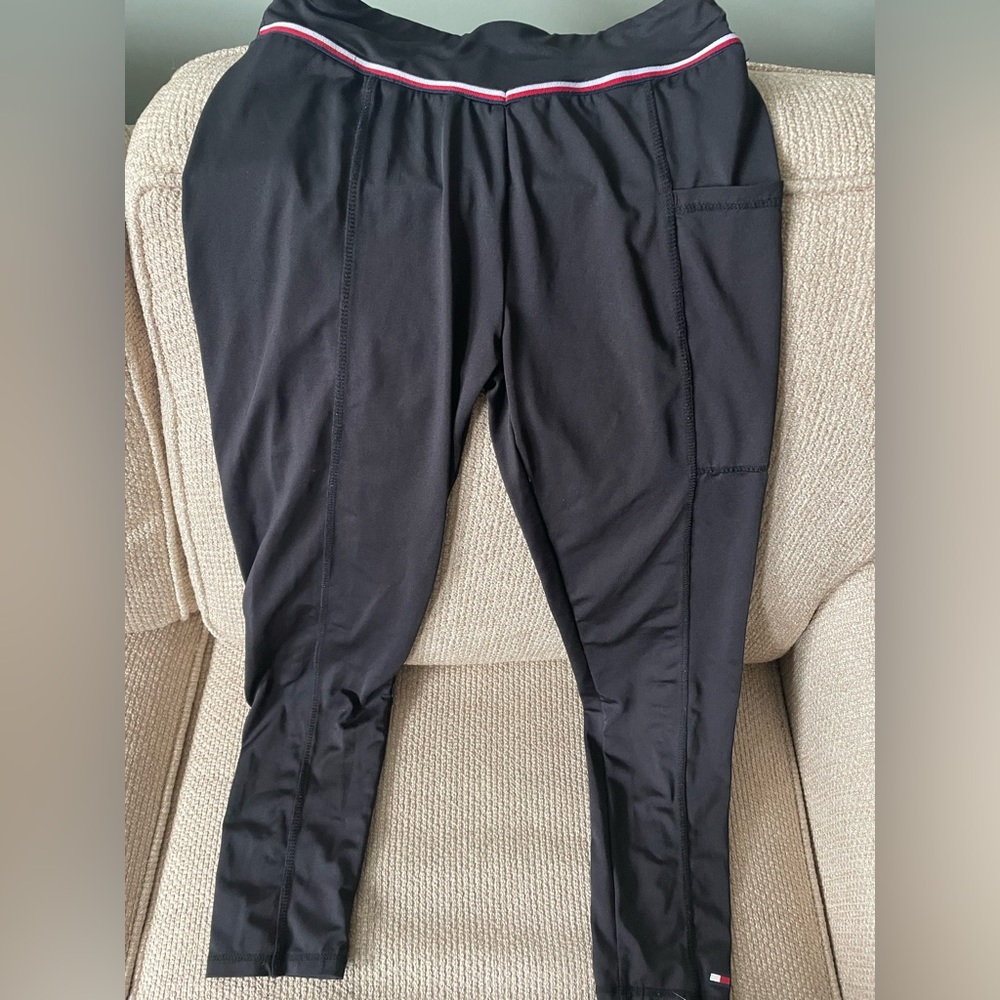 Girls Tommy Hilfiger black leggings with pocket, Size 12/14.